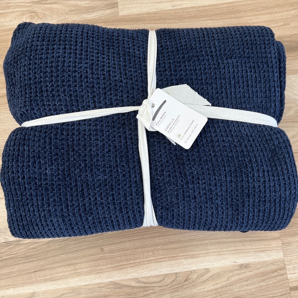 Pottery Barn Chenille Reversible Blanket - Full/ Queen - Navy